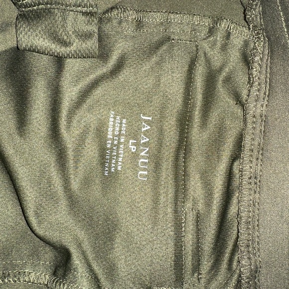 Olive green Jaanuu scrub set never worn - Picture 5 of 5